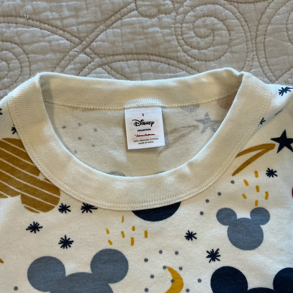 NEW! Hanna Andersson Disney Ears with Stars Moon Pajama Top women’s size Small - Picture 6 of 8